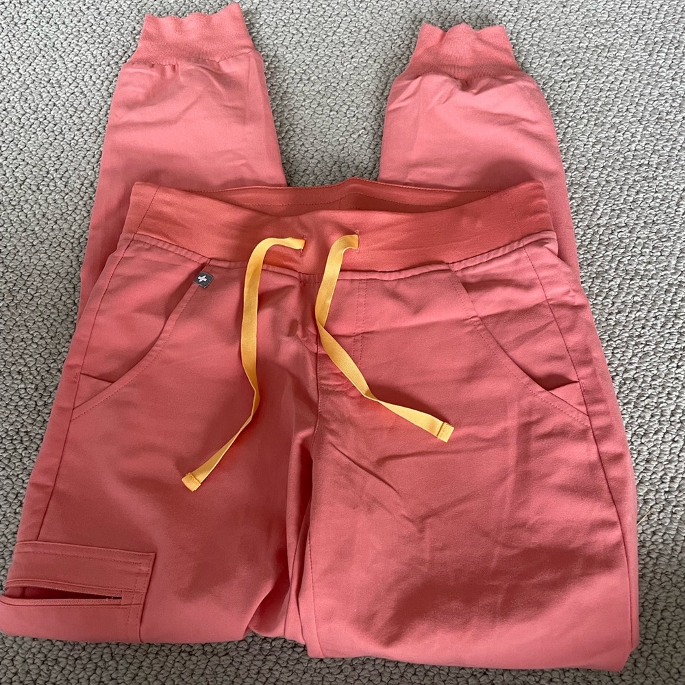 Pink figs joggers